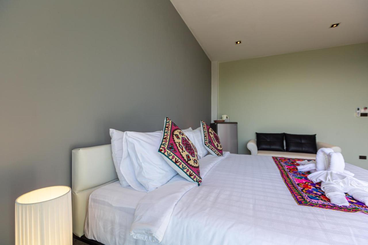 Rossarin Sea View Patong Hotel Eksteriør billede